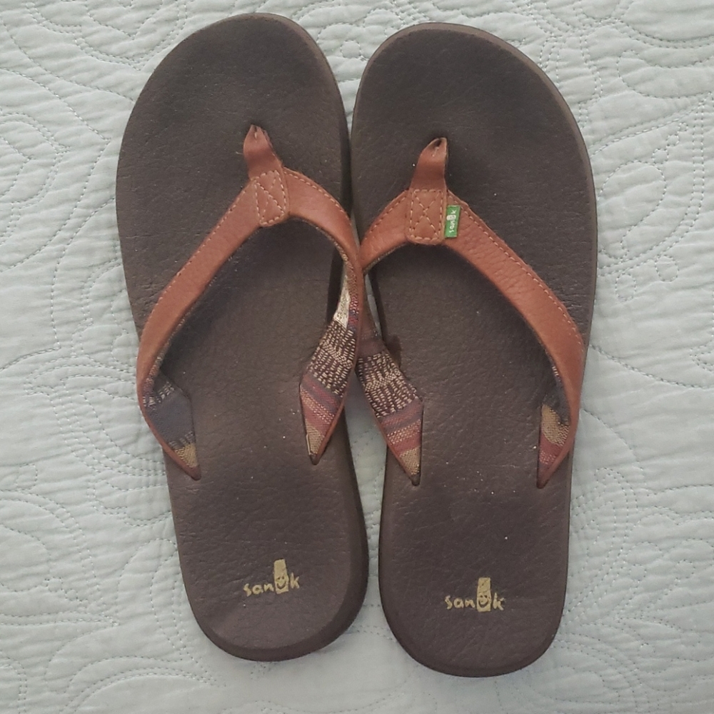 Sanuk sandals